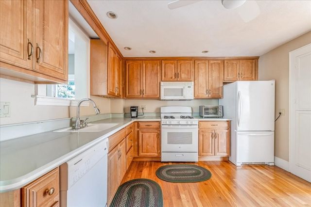 41 Wallace Rd, Quincy, MA 02169