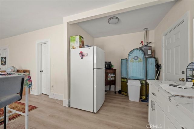 1758 S New England Street, Los Angeles, CA 90006