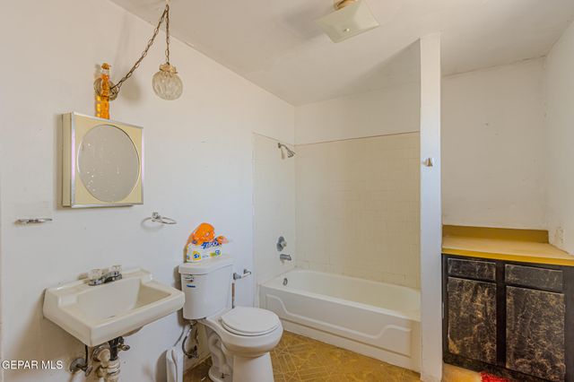 456 MELENDEZ Street, Socorro, TX 79927