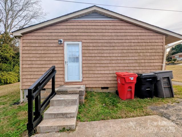 216 Lakeside Avenue, Davidson, NC 28036