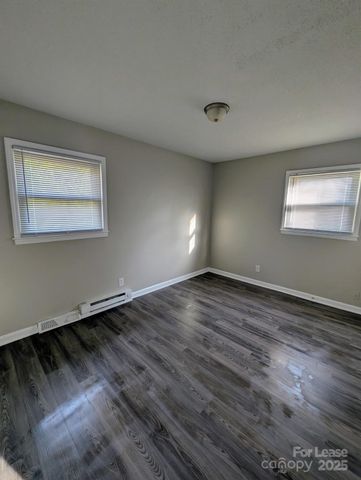 216 Lakeside Avenue, Davidson, NC 28036