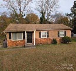 216 Lakeside Avenue, Davidson, NC 28036