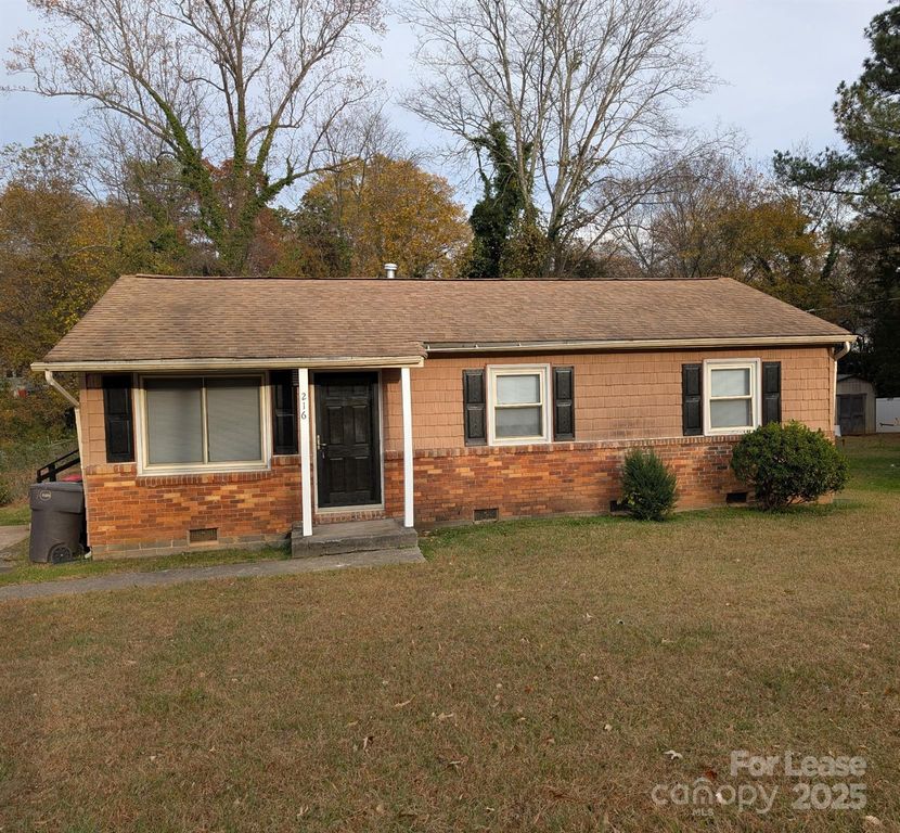 216 Lakeside Avenue, Davidson, NC 28036