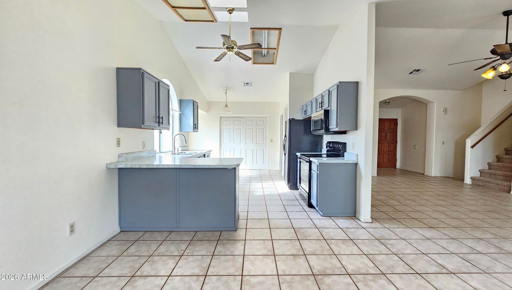 Image 10 of property listing at 6201 W DESERT COVE Avenue, Glendale, AZ 85304