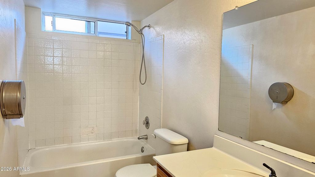 Image 17 of property listing at 6201 W DESERT COVE Avenue, Glendale, AZ 85304