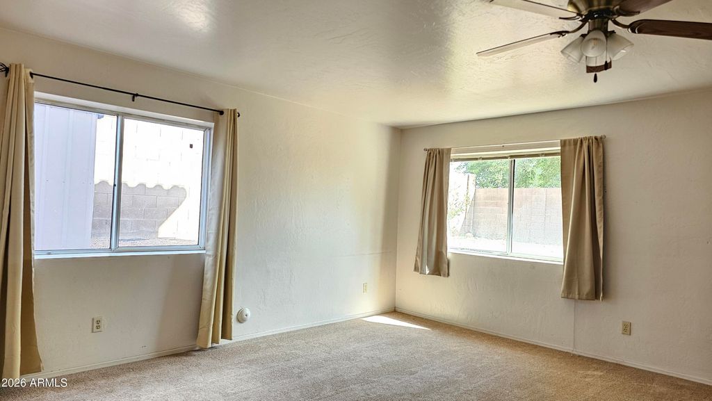 Image 20 of property listing at 6201 W DESERT COVE Avenue, Glendale, AZ 85304