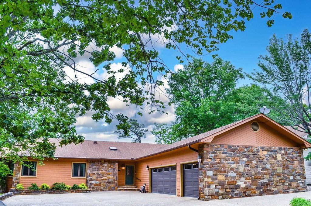 24 Cresta Way, Hot Springs Village, AR 71909