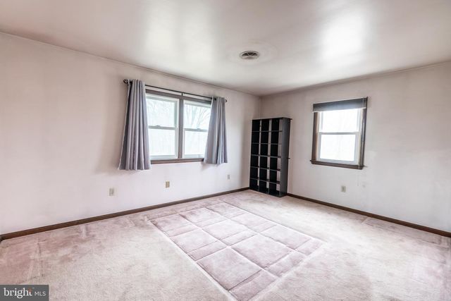 545 HANOVER ST, New Oxford, PA 17350