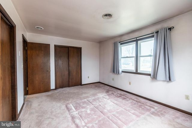 545 HANOVER ST, New Oxford, PA 17350