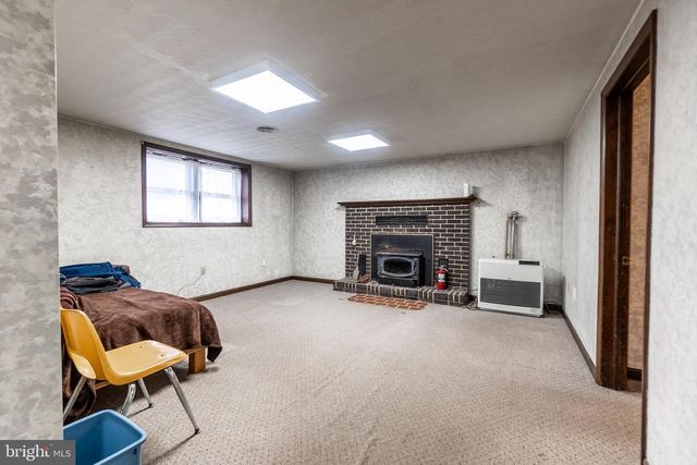 545 HANOVER ST, New Oxford, PA 17350