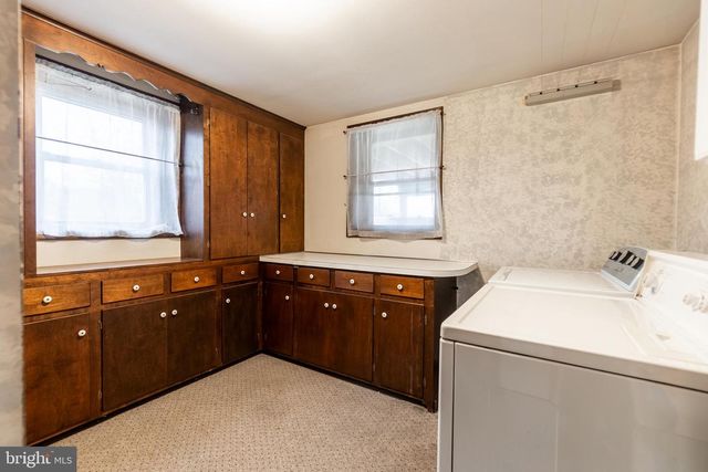 545 HANOVER ST, New Oxford, PA 17350