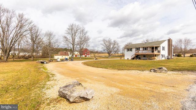 545 HANOVER ST, New Oxford, PA 17350