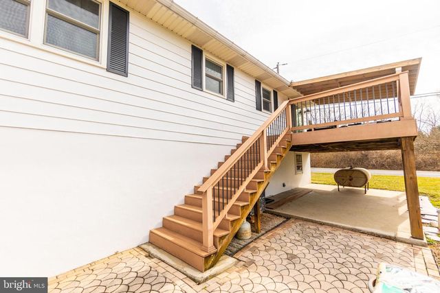 545 HANOVER ST, New Oxford, PA 17350