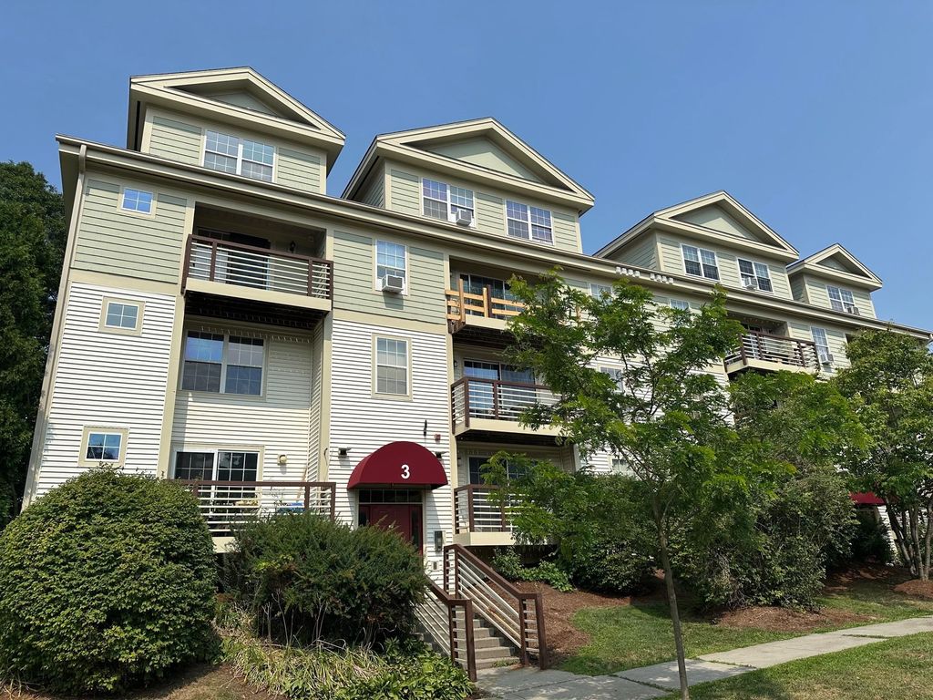 89 Hildred Drive, Burlington, VT 05401