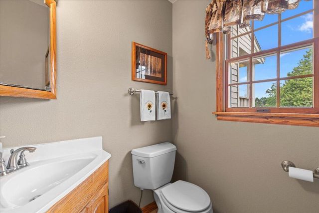 N104W16269 Donges Bay ROAD, Germantown, WI 53022