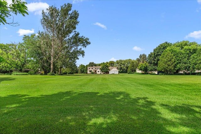N104W16269 Donges Bay ROAD, Germantown, WI 53022