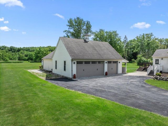N104W16269 Donges Bay ROAD, Germantown, WI 53022