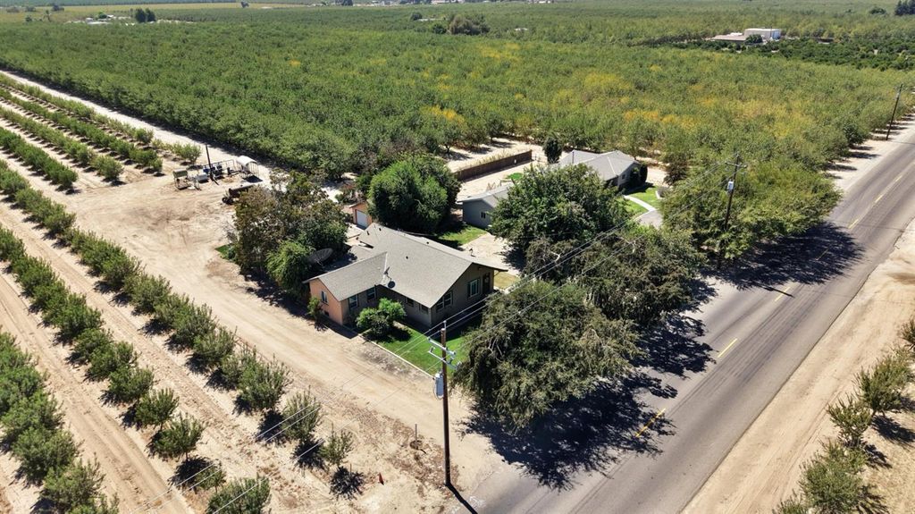 Image 3 of property listing at 16381 W Belmont Avenue, Kerman, CA 93630