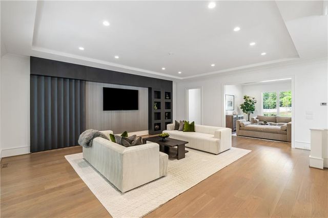 5260 Long Island Drive NW, Atlanta, GA 30327