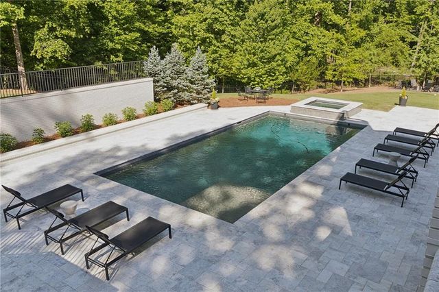 5260 Long Island Drive NW, Atlanta, GA 30327