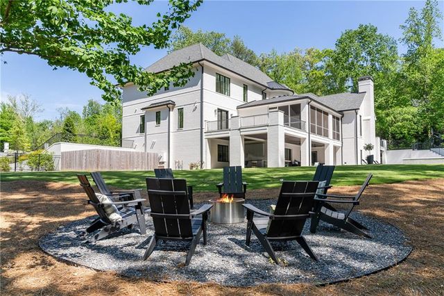 5260 Long Island Drive NW, Atlanta, GA 30327