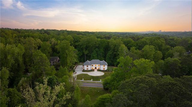 5260 Long Island Drive NW, Atlanta, GA 30327