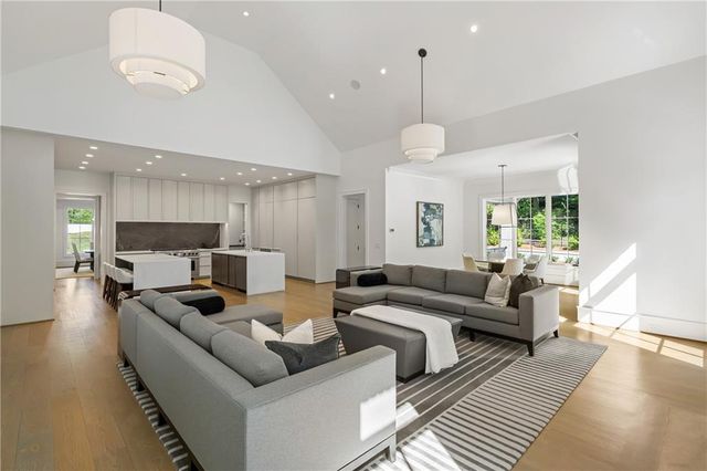 5260 Long Island Drive NW, Atlanta, GA 30327