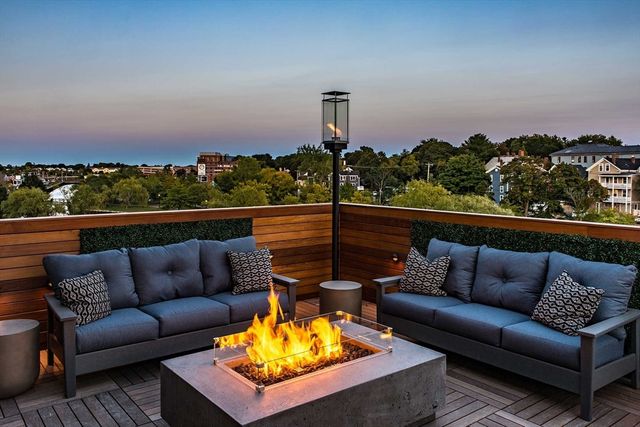 72 Flint Street 1106, Salem, MA 01970