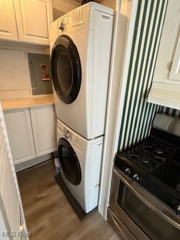 2511 Royal County Down, Uniontown, OH 44685