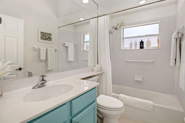 6413 GRAND POINT AVENUE, Bradenton, FL 34201