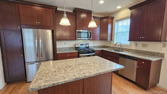 208 Canter Court, Goshen, NY 10924