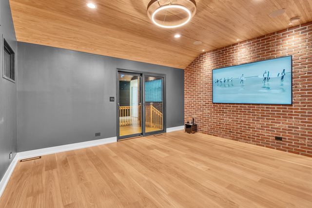 623 Echo Lane, Glenview, IL 60025