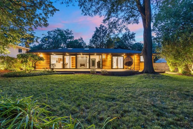 623 Echo Lane, Glenview, IL 60025