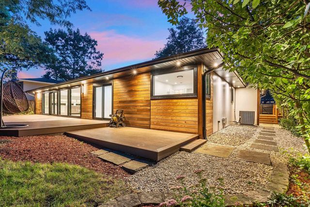 623 Echo Lane, Glenview, IL 60025