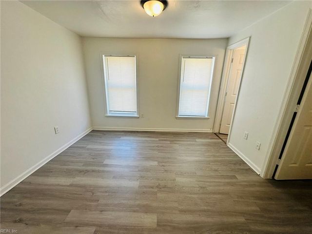 126 W Seaview AVE, Norfolk, VA 23503