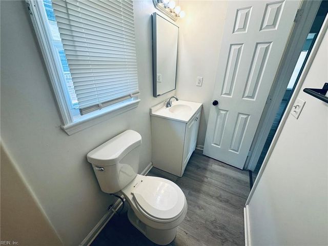 126 W Seaview AVE, Norfolk, VA 23503