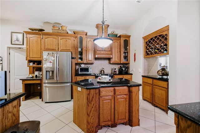 4105 Cimarron Lake Dr, Corpus Christi, TX 78414