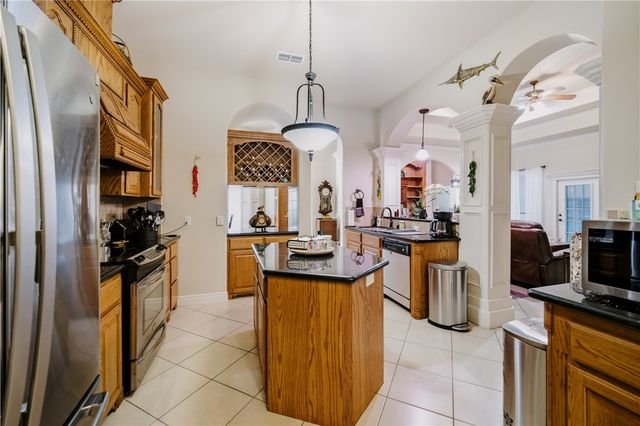 4105 Cimarron Lake Dr, Corpus Christi, TX 78414