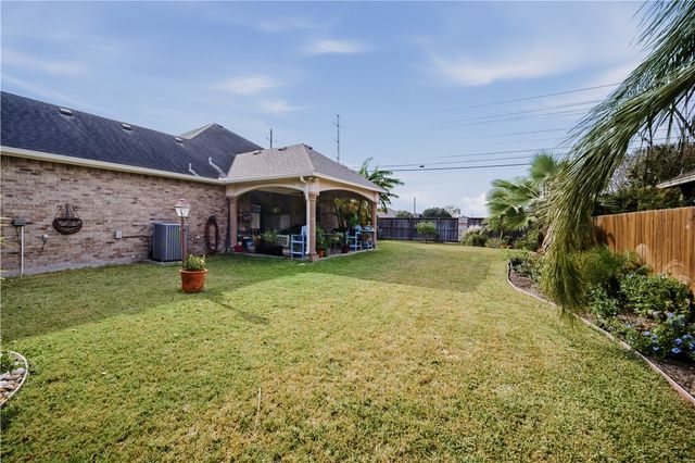 4105 Cimarron Lake Dr, Corpus Christi, TX 78414
