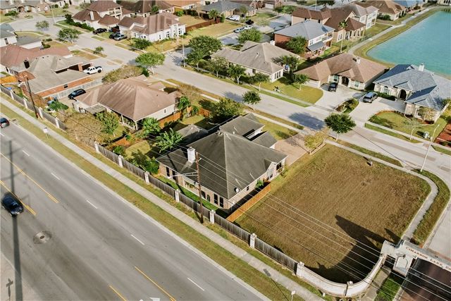 4105 Cimarron Lake Dr, Corpus Christi, TX 78414