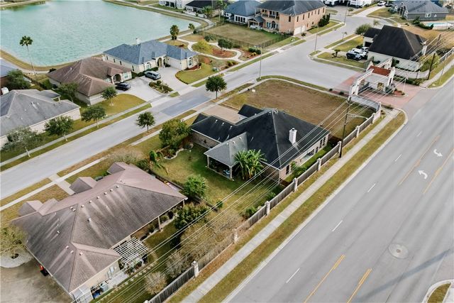 4105 Cimarron Lake Dr, Corpus Christi, TX 78414
