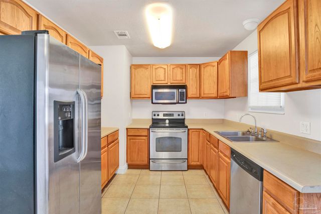 4350 Pine Villa Cir, Pace, FL 32571