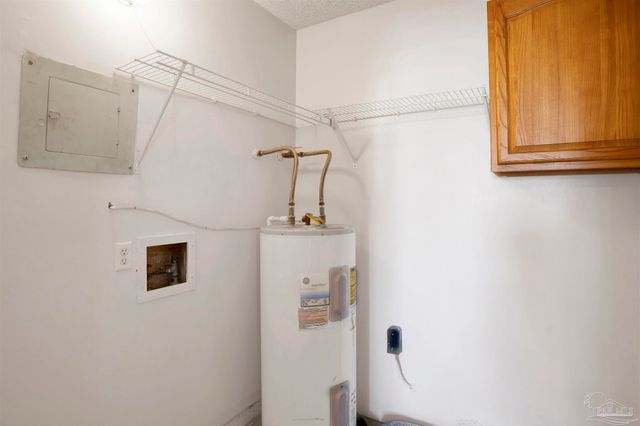 4350 Pine Villa Cir, Pace, FL 32571