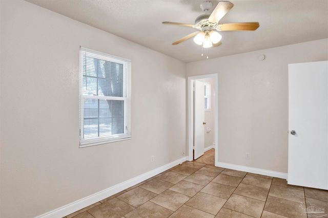 4350 Pine Villa Cir, Pace, FL 32571