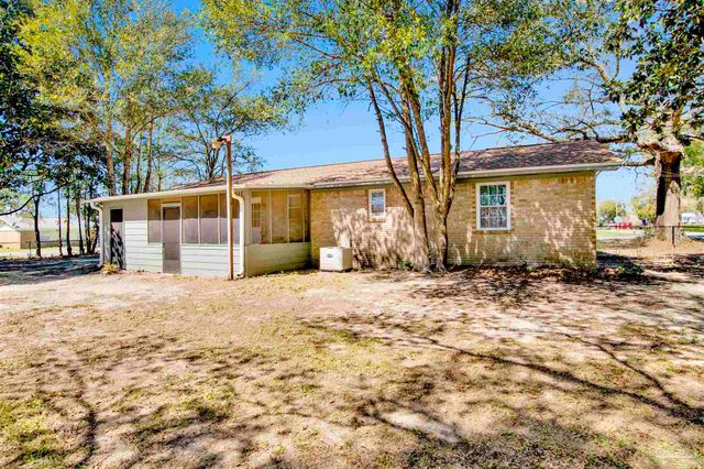 4350 Pine Villa Cir, Pace, FL 32571