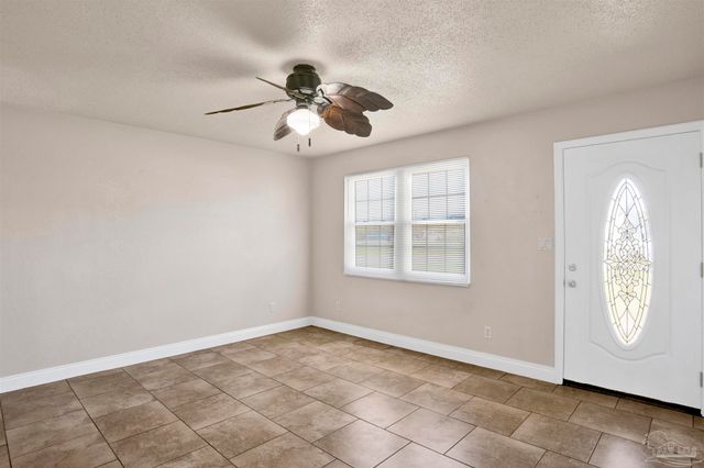 4350 Pine Villa Cir, Pace, FL 32571