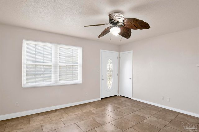 4350 Pine Villa Cir, Pace, FL 32571