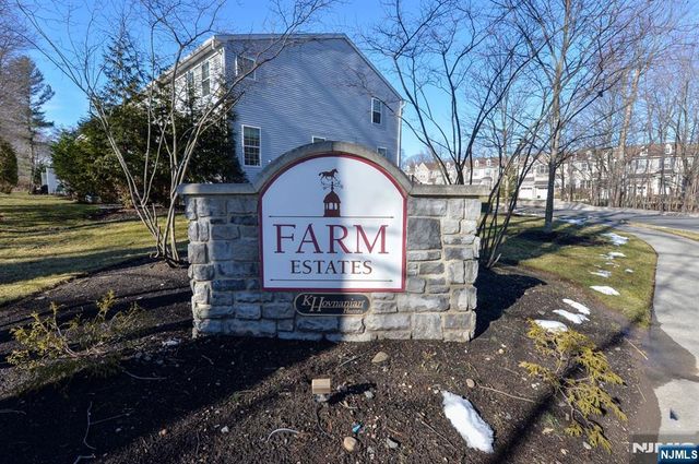 30 Masterson Court, Waldwick, NJ 07463