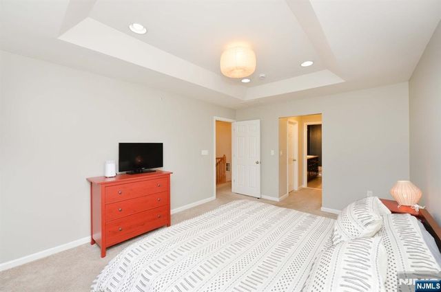 30 Masterson Court, Waldwick, NJ 07463