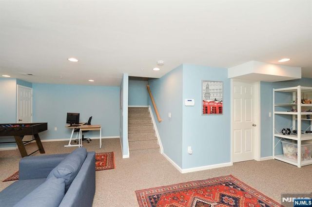 30 Masterson Court, Waldwick, NJ 07463